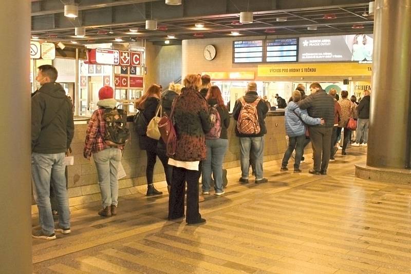 Očkovací centra bez registrace v Praze na hlavním nádraží a v OC Westfield Chodov.
