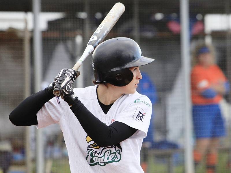 SOFTBALISTKY Eagles porazily v semifinále extraligy dvakrát Čechii Praha. Jsou tak jediný krok od finále.