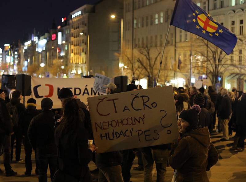 Demonstrace za zachování svobody slova a médií, Zemane - ČT nedáme! Václavské náměstí 14.března