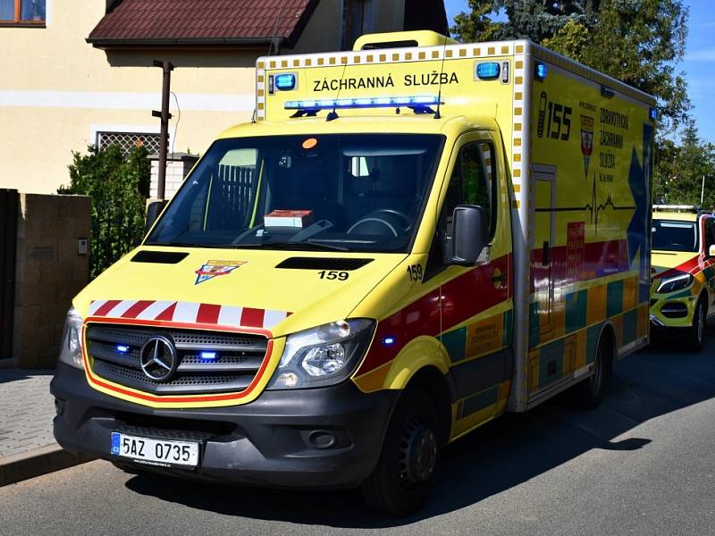 Pobodaný muž z libušské ubytovny zemřel, podezřelého policisté zadrželi.