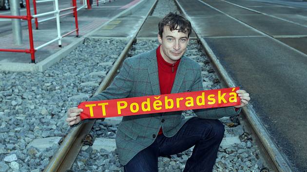 Tramvajový provoz v Poděbradské ulici byl po rekonstrukci tratě zkušebně zahájen.