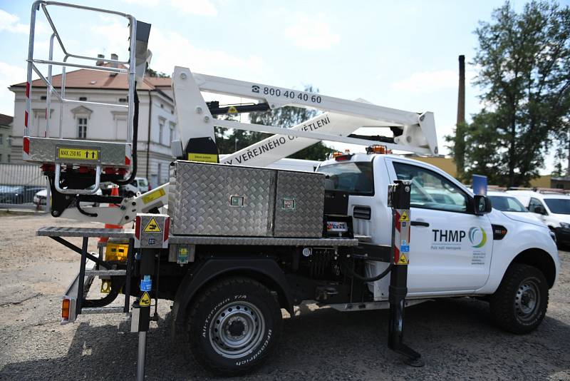 Technologie hl. m. Prahy převzala nové ekologické automobily.