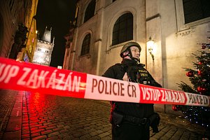 Večer po střelbě v Praze 21. prosince.