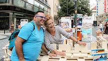 Herečka Simona Stašová podpoří prodejem pomalovaných cihel 23. ročník benefiční sbírky Akce cihla na podporu důstojného bydlení a života lidí s mentálním postižením.