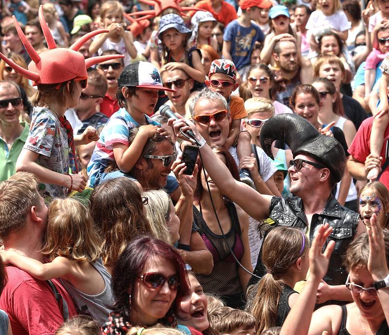 Největší český rodinný festival Kašpárkohraní oslavil 10. narozeniny v Oboře Hvězda.