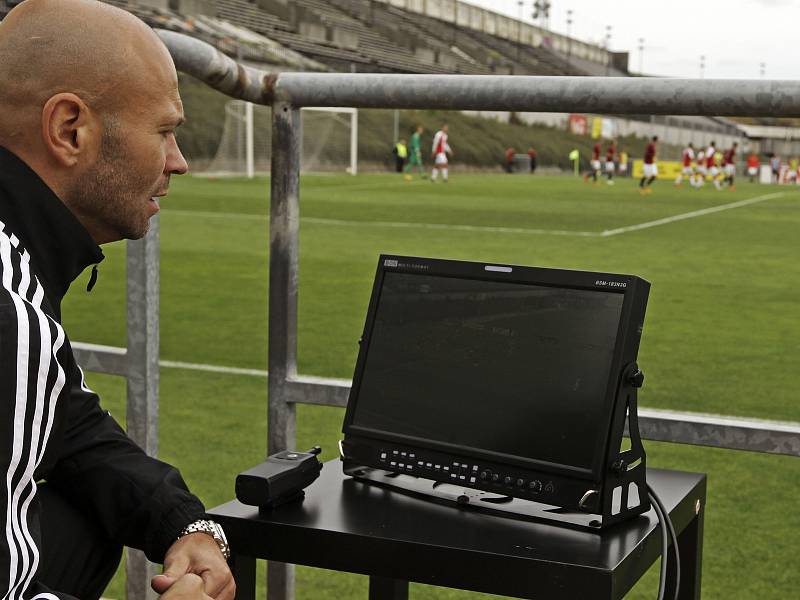 Realizace projektu videorozhodčí při zápase Juniorské ligy Sparta - Slavia na Strahově.