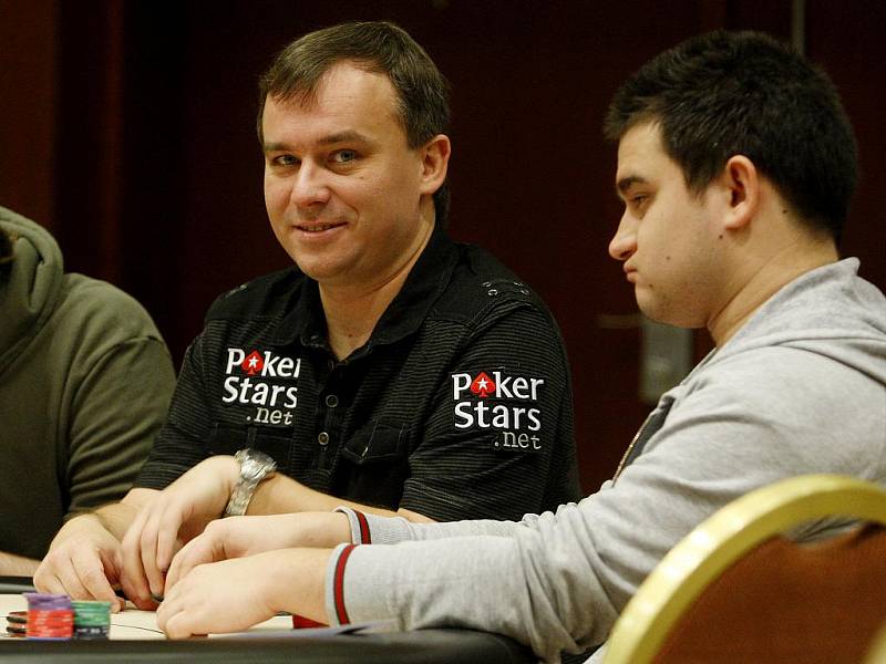 V pražském hotelu Hilton odstartoval v pondělí 5. prosince 2011 turnaj v rámci evropské pokerové série European Poker Tour Prague 2011 za účasti poraženého finalisty letošní Světové série Martina Staszka z České republiky.