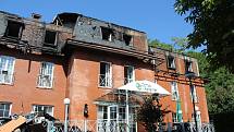 2. června 2022 ráno po požáru v Domově Alzheimer Roztoky u Prahy, který vypukl ve večerních hodinách 1. června 2022.
