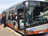 Pražský dopravní podnik (DPP) testuje nový hybridní autobus Solaris Urbino.