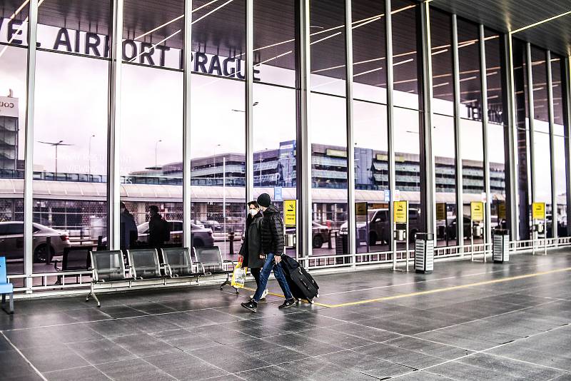 Letiště Václava Havla krátce poté, co se znovu otevřelo pasažérům