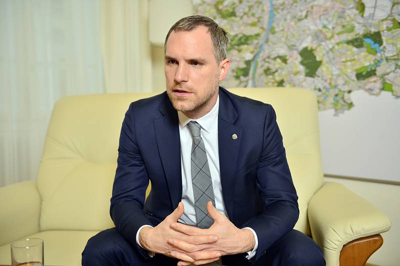 Pražský primátor Zdeněk Hřib poskytl 3. prosince 2019 rozhovor Deníku.