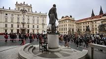 Protest proti udělení milosti prezidentem Milošem Zemanem šéfovi Lesní správy Lány Miloši Balákovi se konal u Pražského hradu 31. března 2022.