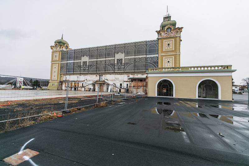 Zahájení dostavby vyhořelého křídla Průmyslového paláce v Praze 7.