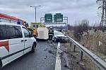 Nehoda na pražském okruhu poblíž sjezdu na dálnici D5.