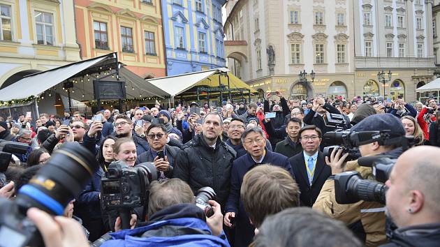 Pražský primátor Zdeněk Hřib a starosta Tchaj-peje Kche Wen-če podepsali 13. ledna 2020 v Praze partnerskou smlouvu o ekonomické, obchodní a kulturní spolupráci mezi oběma městy.