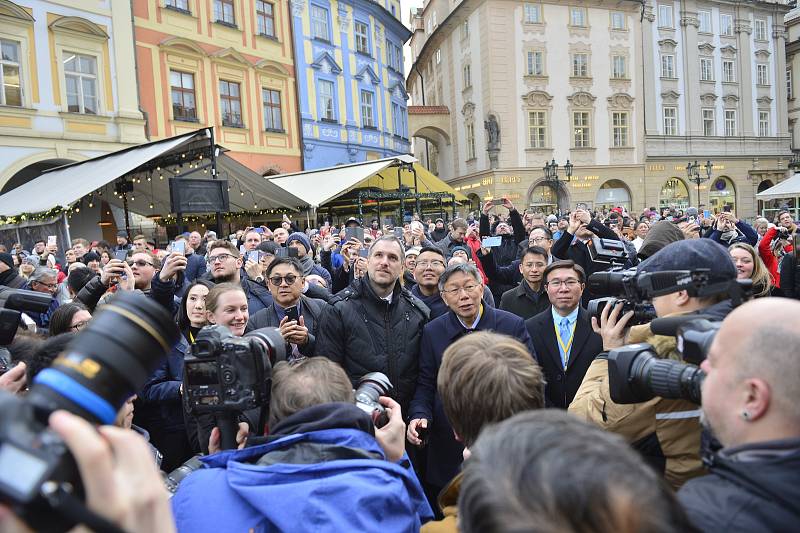 Pražský primátor Zdeněk Hřib a starosta Tchaj-peje Kche Wen-če podepsali 13. ledna 2020 v Praze partnerskou smlouvu o ekonomické, obchodní a kulturní spolupráci mezi oběma městy.