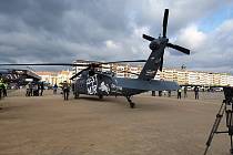 Na Letné přistál vrtulník Black Hawk Čestmír. Je určený je pro Ukrajinu.