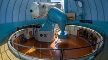 Perkův dvoumetrový dalekohled.