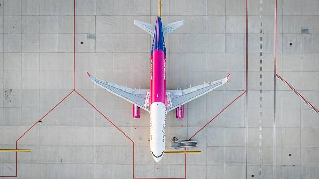 Airbus letecké společnosti Wizz Air na letišti v Katovicích.