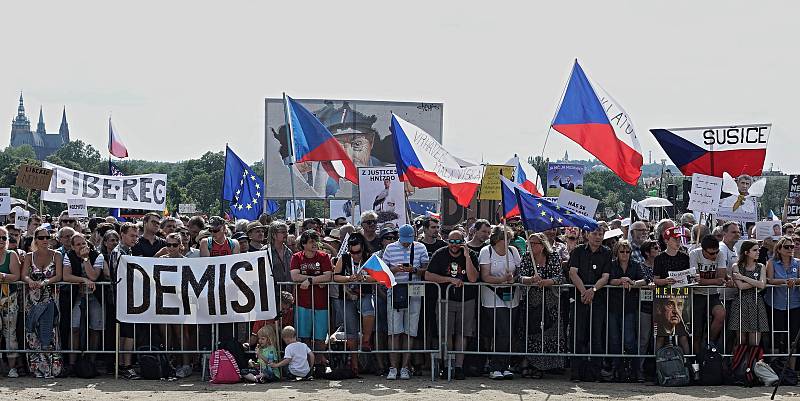 Demonstrace na Letné 23.června.