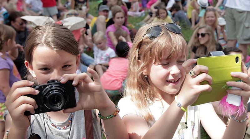 Největší rodinný festival v ČR Kašpárkohraní – hudba, divadlo, hry se konal v Letenských sadech.