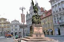 Vizualizace: nejoptimálnější varianta umístění sochy maršála Radeckého na Malostranském náměstí v Praze.