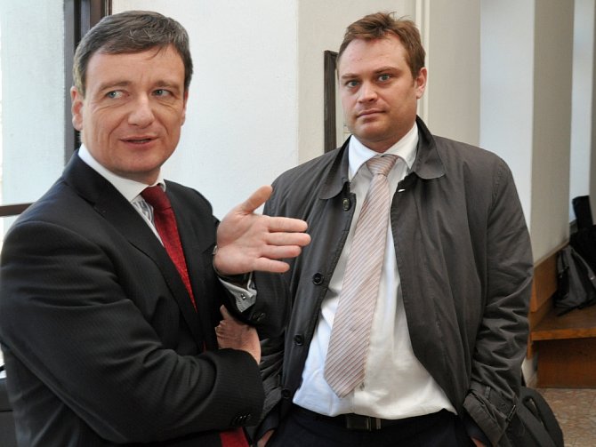 Bývalý středočeský hejtman David Rath u Krajského soudu v Praze. Na snímku se svým advokátem Adamem Černým.