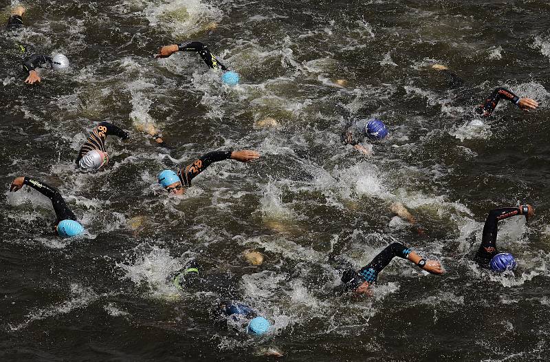 Třetí ročník triatlonového závodu Challenge Prague.