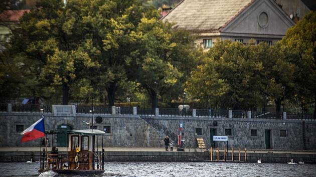 V Praze bude jezdit mezi Výtoní a Smíchovem místo městského přívozu P5 soukromý Vyšehrad.