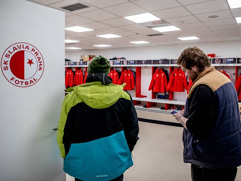 Fotbalový klub Slavia Praha pořádal pro své fanoušky akci Víkend otevřených dveří, při kterých mohli nakouknout do útrob stadionu, šaten i do klubového muzea.