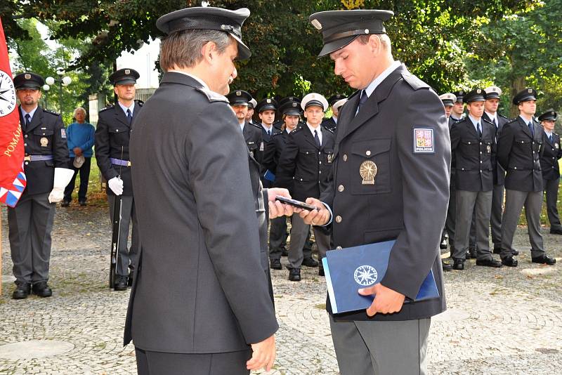 Řady středočeských policistů se v pátek 13. září posílily.