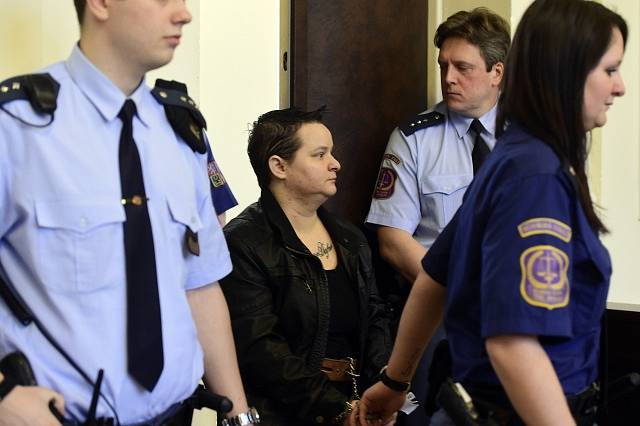 Pražský městský soud začal 6. března projednávat případ Michelle Sudků, která loni v červenci ubodala zákaznici v nákupním centru na pražském Smíchově. 