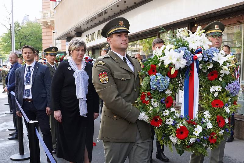 Pietní akt při příležitosti 77. výročí Pražského povstání.