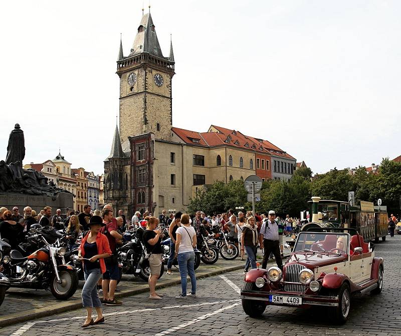 Spanilá jízda v rámci Prague Harley Days 2016.