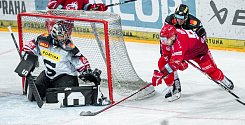 Hokejové čtvrtfinále Sparta Praha - Oceláři Třinec 3:2