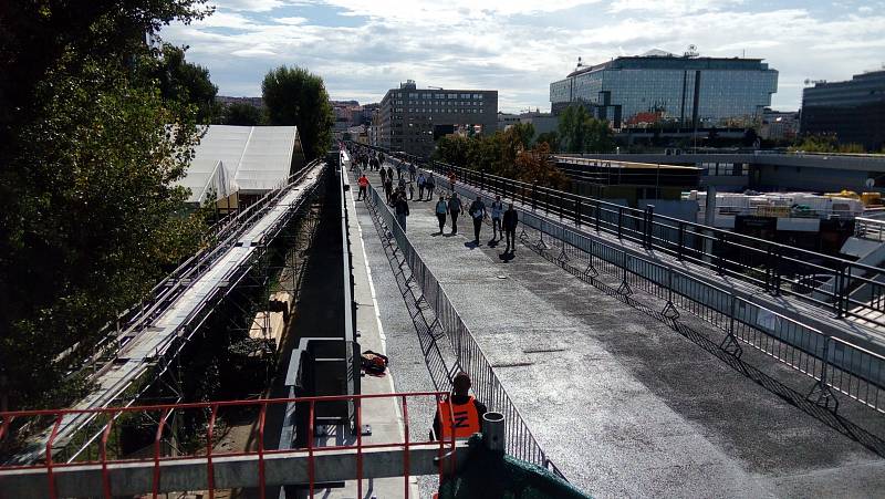 Procházka po Negrelliho viaduktu.