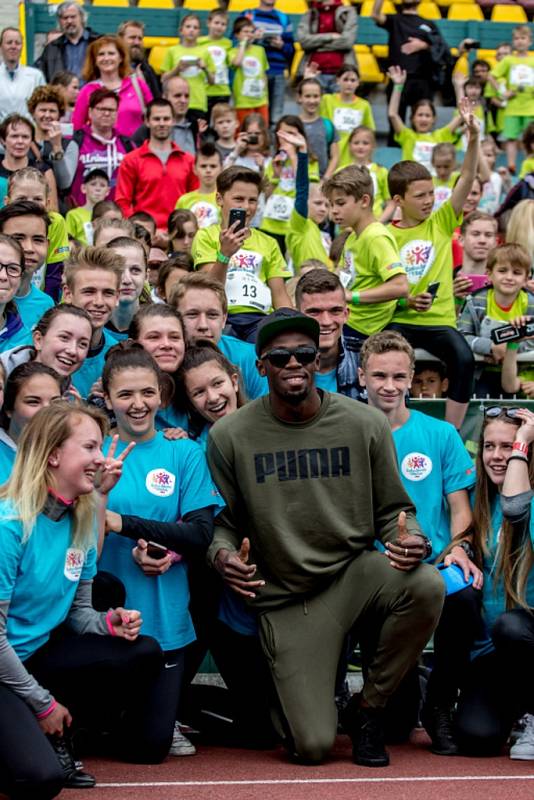 Z Čokoládové tretry 2016 na pražské Julisce za účasti sprintera a světového rekordmana Usaina Bolta.