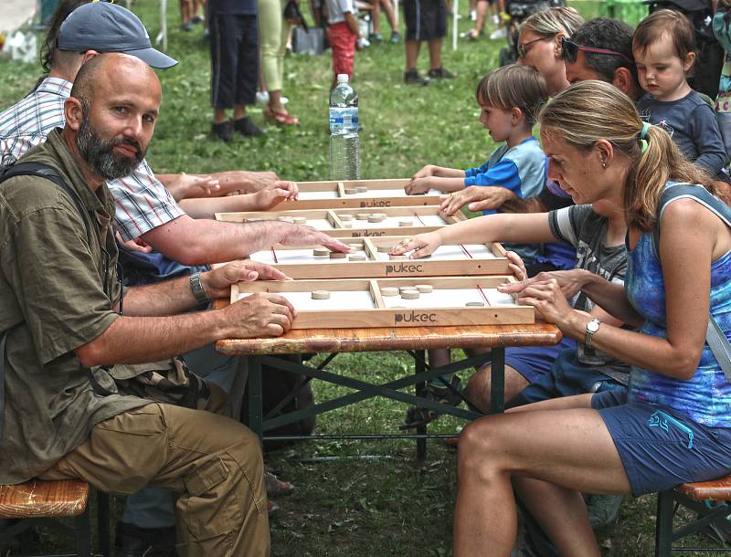 Největší český rodinný festival Kašpárkohraní oslavil 10. narozeniny v Oboře Hvězda.