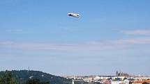 Obří vzducholoď Zeppelin kroužila nad Vyšehradem.