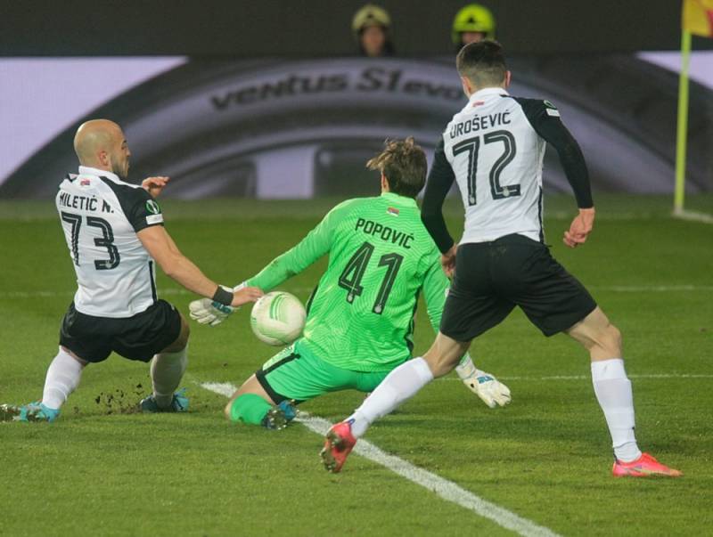 Sparta v utkání play-off Konferenční ligy proti Partizanu Bělehrad.