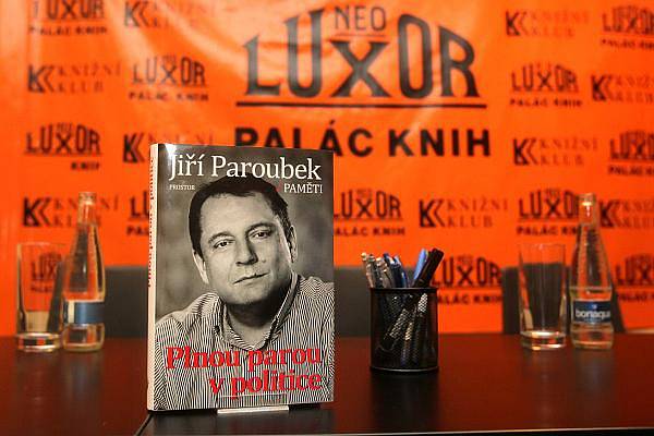 Křest knihy bývalého premiéra předsedy ČSSD Jiřího Paroubka v pražském Luxoru se konal v pondělí 3. října.