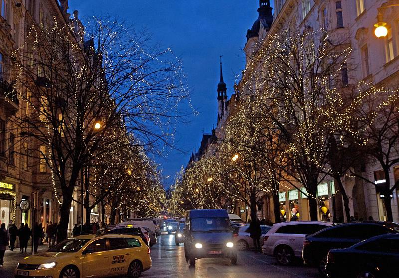 Vánoční osvětlení - Staroměstské náměstí a Pařížská ulice.