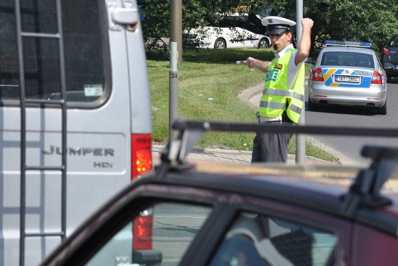 Ve středu se na křižovatkách v pražských Vršovicích uskutečnil 14. ročník soutěže dopravních policistů v řízení provozu „O nejlepšího regulovčíka Krajského ředitelství policie hlavního města Prahy“. 