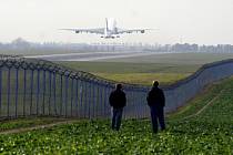 Letadlo - Letadlo, odlet z ruzyňského letiště - ilustrační foto