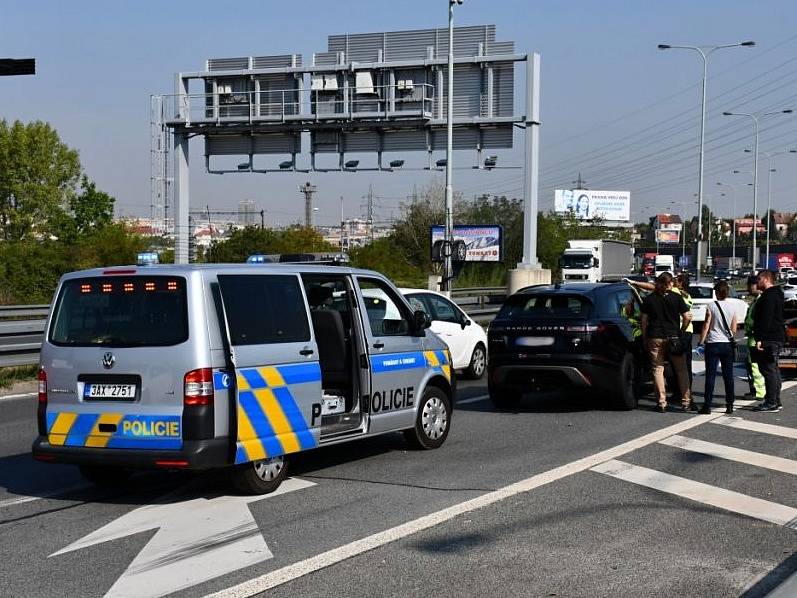 Pražští policisté zadrželi zdrogovaného Poláka, který ukradl luxusní vůz rakouskému architektovi.