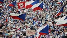 Sametová revoluce. Až 800 tisíc lidí se sešlo v sobotu 25. listopadu 1989 na Letenské pláni, aby vyjádřilo v tento klíčový moment podporu Občanskému fóru.
