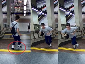 Mladík podezřelý z poškození dveří soupravy metra.