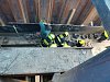 Po kolena v tekoucím betonu: hasiči vyprošťovali v pražské Troji dělníka