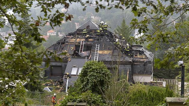 Někdejší vilu podnikatele Radovana Krejčíře v Černošicích u Prahy zasáhl v noci na 20. srpna 2019 rozsáhlý požár, plameny zničily téměř celou střechu.