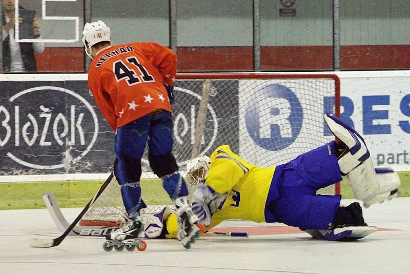 Slávističtí in-line hokejisté podlehli Švédsku 6:12.